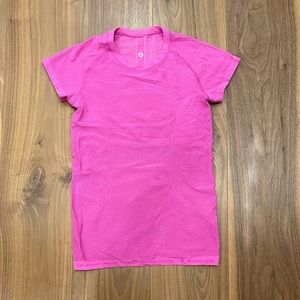 Lululemon Run: Swiftly Tech Short Sleeve  - Size 6